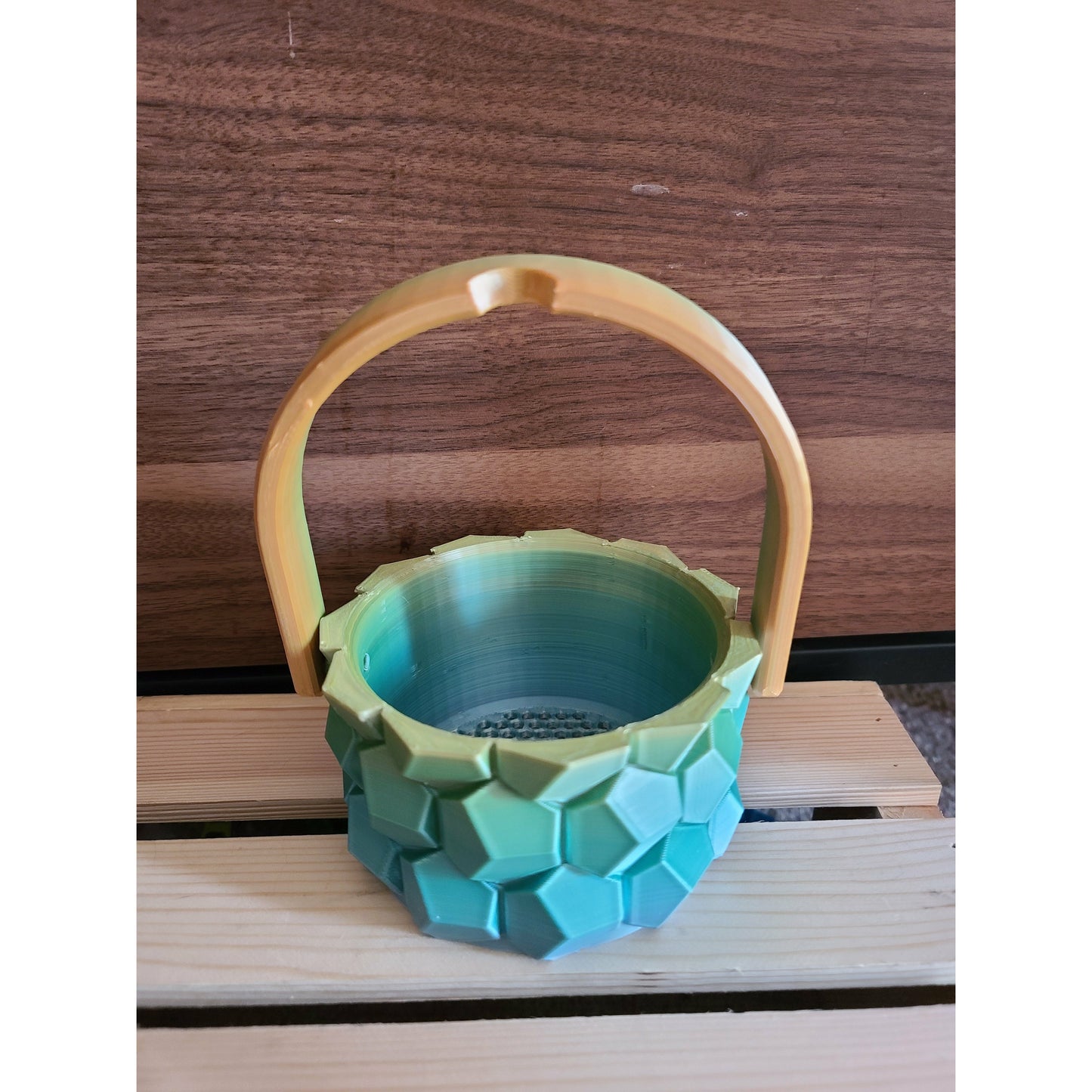 Geometric Round Bubble Basket