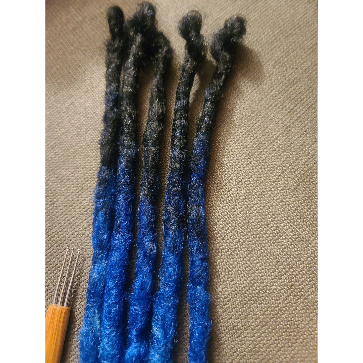 SE Synthetic Dreadlock Extensions - blue ombre